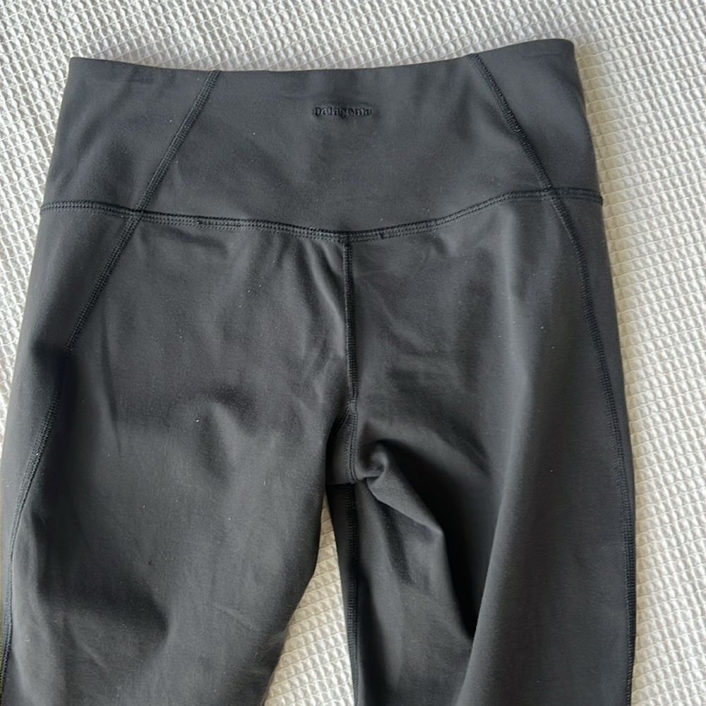 Patagonia Women's Gray Performance Oriented Worko… - image 7